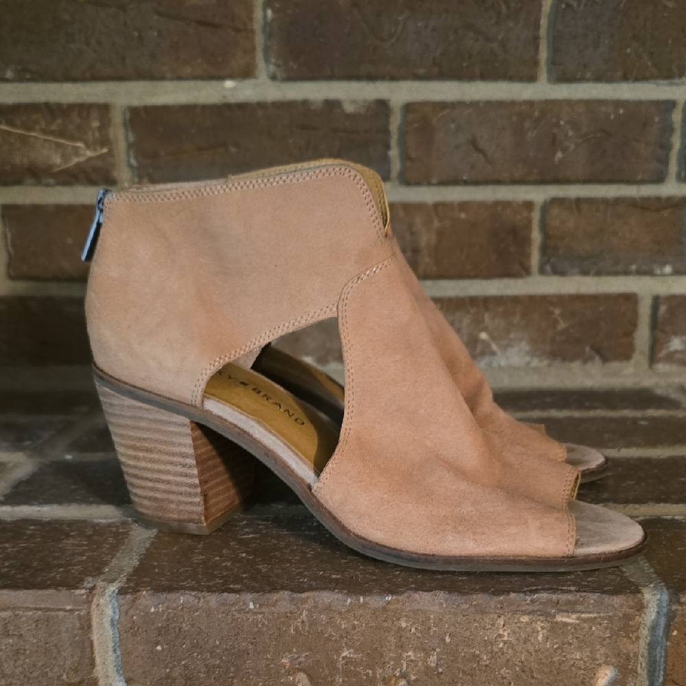 LUCKY BRAND Kkarell Tan Suede Block Heel Sandals WOMENS Size 8M Boho
